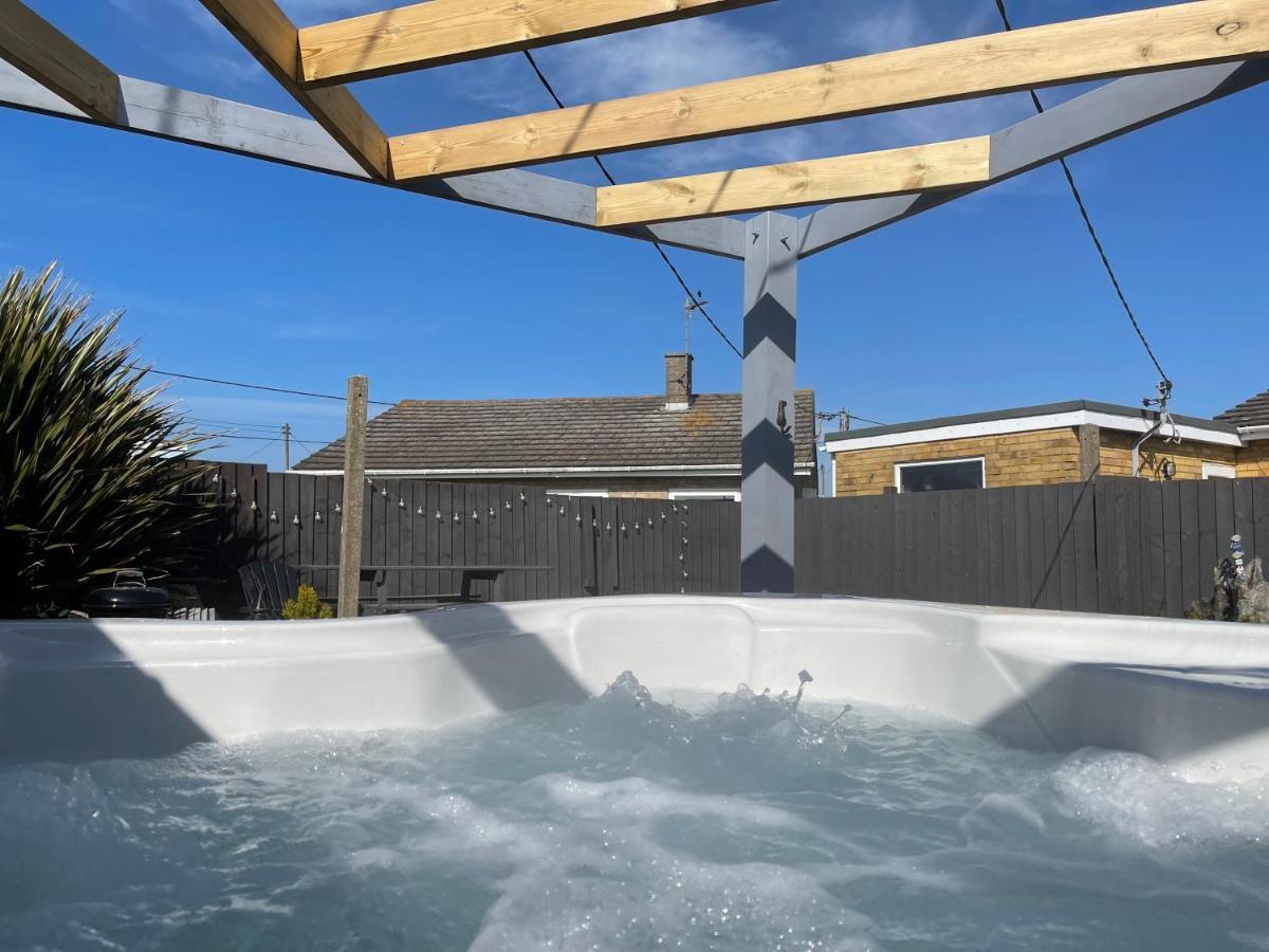 Dog Friendly Cottage 2 Mins To Beach With Hot Tub And Zappi Ev Lessingham Luaran gambar