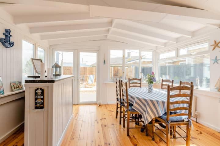 Dog Friendly Cottage 2 Mins To Beach With Hot Tub And Zappi Ev Lessingham Luaran gambar